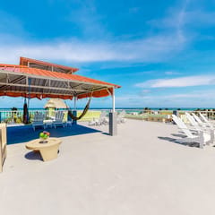 Apartment mere steps from the ocean with WiFi, partial AC, and a shared rooftop