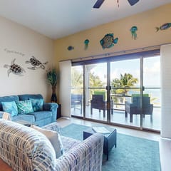 Oceanfront condo with pool, gorgeous ocean views, WiFi & partial AC