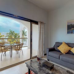 Oceanfront condo with amazing water views, partial AC, WiFi & pool