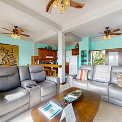 Charming lakefront apartment with stunning views of the lake