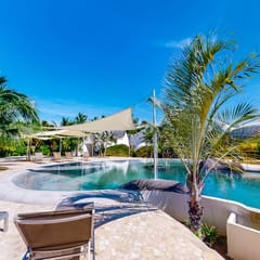 Waterfront organic architecture villa with pool & AC - near lagoon