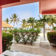 Beachfront dog-friendly condo with pool - walk to ocean from the veranda