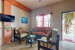 Ideally located apartment w WiFi, partial AC & shared rooftop - steps to the sea - Image 2
