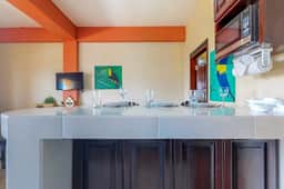 Apartment mere steps from the ocean with WiFi, partial AC, and a shared rooftop - Image 5