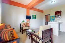 Apartment mere steps from the ocean with WiFi, partial AC, and a shared rooftop - Image 2