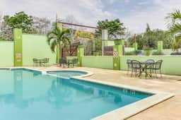 Charming Home w Central AC, Shared Pool, & Garden- Day Trip Opportunities - Image 2