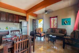 Inviting apartment w WiFi & partial AC - steps from the ocean, walk everywhere - Image 4