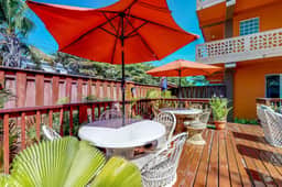 Air-conditioned suite with WiFi and a shared pool & terrace - walk to the beach - Image 2