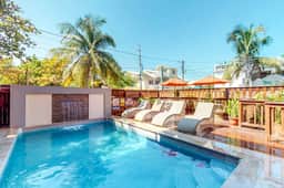 Air-conditioned suite with WiFi and a shared pool & terrace - walk to the beach - Image 3