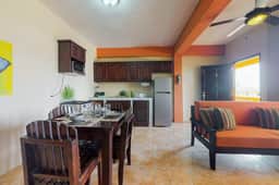 Inviting apartment w ocean views, a shared rooftop, laundry, WiFi & partial AC - Image 4