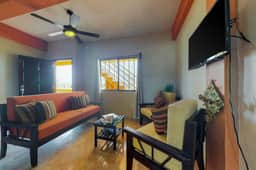 Inviting apartment w ocean views, a shared rooftop, laundry, WiFi & partial AC - Image 3