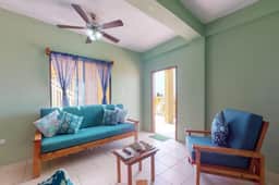 Well-located apartment with rooftop views, free WiFi, partial AC & full kitchen - Image 2