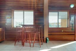 Lofty Space with a Private Veranda and Free WiFi - Walk 10 Minutes into Town - Image 3