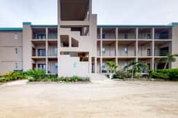 Waterfront Condo with Sea View, Shared Pool, WiFi, & Central AC - Near Beaches - Image 2