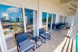 Steps from the sea apartment with shared pool & ocean-view balcony - Image 2