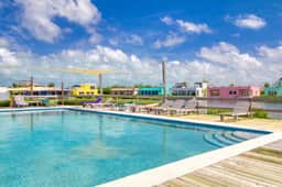 Lake-view condo with reef-view balcony, washer & dryer, pool & central AC - Image 2