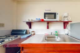 Three vibrant studios w full kitchens, adult bikes, free WiFi & partial AC - Image 4