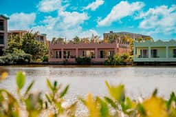 Beautiful lake-view villa with balcony, pool, & partial AC - near dining & shops - Image 2