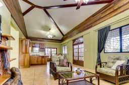 Modern Villa Home in Quiet Neighborhood w Balcony, WiFi, AC - Ideal for Day Trips - Image 4