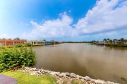Caribbean condo with ocean view, on-site pool, & private balcony - Image 3