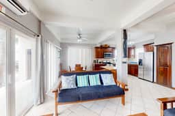 Spacious ground-floor condo with pool & patio - walk to ocean - Image 5