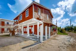 Charming island apartment with patio, full kitchen & fast WiFi near the beach - Image 4