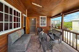 Charming island apartment with patio, full kitchen & fast WiFi near the beach - Image 3