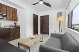 Charming lagoon front apartment with kayaks, SUPs, & nearby beach - Image 5