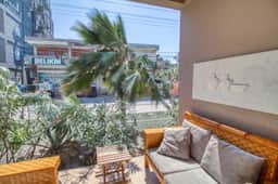 Ground-level condo w WiFi, central AC, & pool - walk to the beach - Image 2
