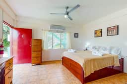 Bright studio w complimentary bikes, kitchen, picnic area, WiFi & partial AC - Image 4