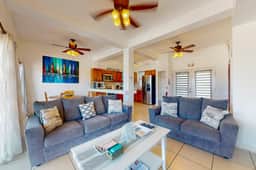 Lagoon-front suite w shared pool, ocean view, WiFi & central AC - near beaches - Image 5