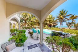 New oceanfront condo w shared pool, dock, two kayaks, partial AC, strong WiFi - Image 5