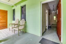 Lovely Home Suite w Balcony, Great View, Shared Pool, AC & WiFi - Ideal for Day Trips - Image 2