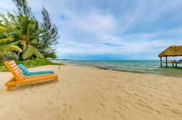 Two quiet oceanfront cabanas villa w private beach, dock, hammock, ocean view & WiFi - Image 3