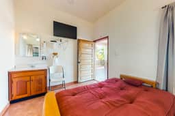 Charming studio w ocean view, deck, partial AC & WiFi - short walk to the beach - Image 5