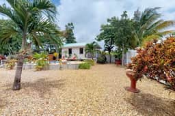 Perfect for large groups - five cabanas w private pool, WiFi-walk to the beach - Image 3