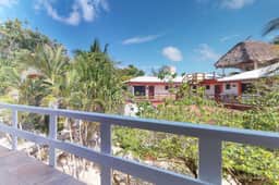 Oceanfront condo with shared pool, sea view, central AC & WiFi - walk to the beach - Image 3