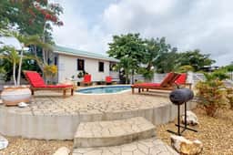 Cabana with WiFi and a shared pool, patio area, and grill - walk to the beach - Image 2