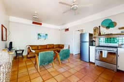 Charming beachfront condo with a kitchenette, shared pool, WiFi, & beach access - Image 2