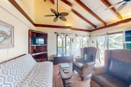 Ocean view condo at beachfront complex with AC, free WiFi, & pool - Image 5