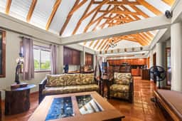 Tropical beachfront getaway with private pool, ocean views & enclosed yard - Image 5