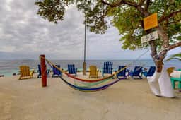 Oceanfront Cabin on Private Island with beach access & kitchen - Image 4