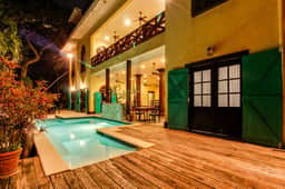 Deluxe Studio with Riverfront Location, WiFi, AC, & Pool - Image 3