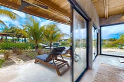Tranquil canal-view villa with WiFi, dog-friendly space & open layout - Image 5