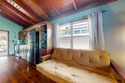 Charming duplex with full Kitchen & WiFi - near dining & stunning attractions - Image 5