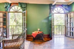 Lovely Riverfront Suite w Balcony, WiFi, AC, Pool & Gorgeous View - Image 3