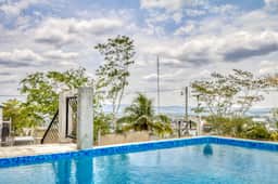 Family Estate with High-Speed WiFi, Private Pool, Basketball, Office, & Patio - Image 2
