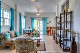 Oceanfront villa with pool, beach access, ocean view, partial AC & strong WiFi - Image 5