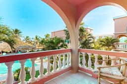 Ocean-view condo with pool, immediate beach access & partial AC - Image 5