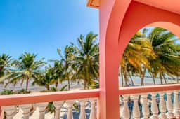 Beachfront condo with beach access, dock, pool, balcony, & ocean views - Image 3